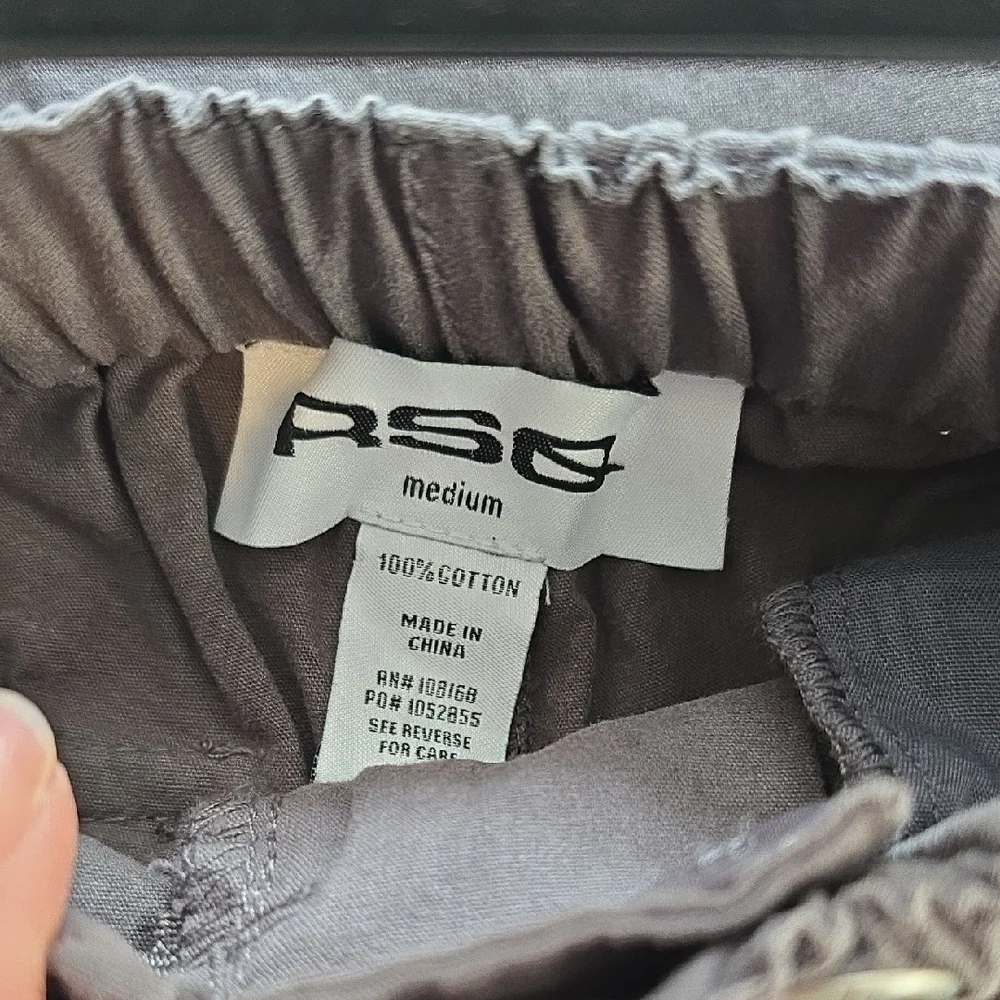 RSQ Charcoal Cargo Pants for Women - Picture 4 of 12